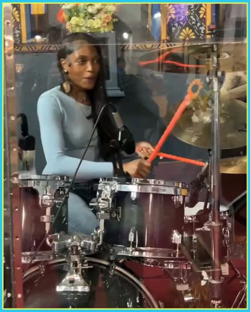 A Haitian female drummer. 🇭🇹🙌🏾⁠
🎥 Jesusneverchange0776/TikTok⁠
#lunionsuite #haitianamerican #haitian