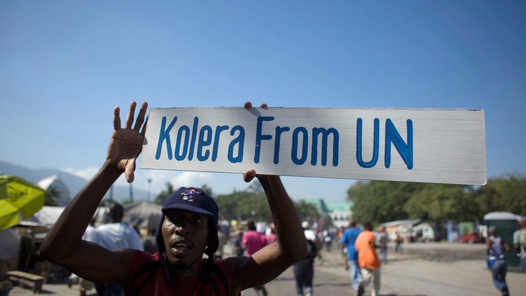 haiti-cholera-protester