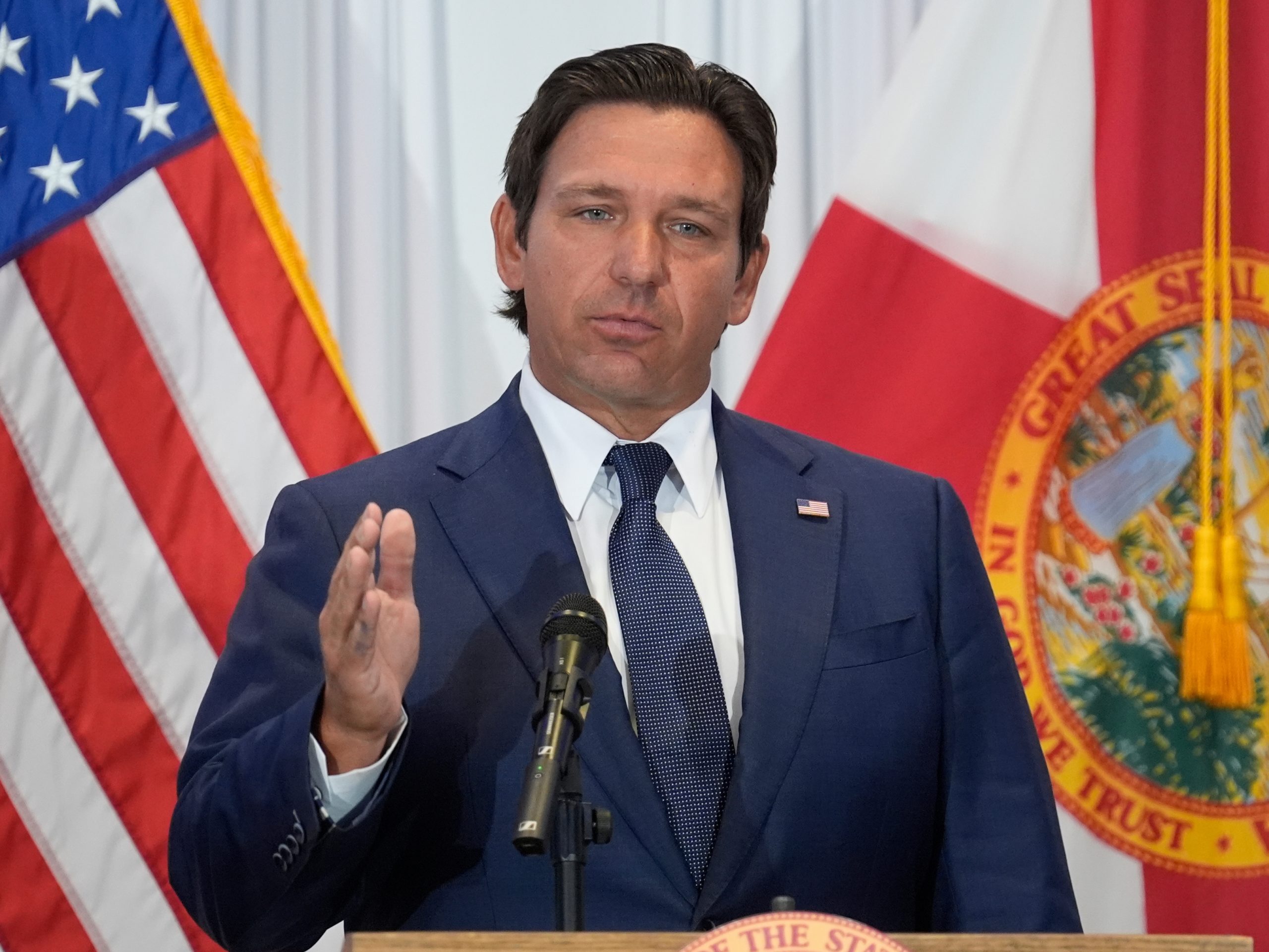 Governor Ron DeSantis Signs Florida SAVE Act into Law, Requiring Citizenship Markers on Driver’s Licenses – L’union Suite Governor Ron DeSantis Signs Florida SAVE Act into Law, Requiring Citizenship Markers on Driver’s Licenses – L’union Suite